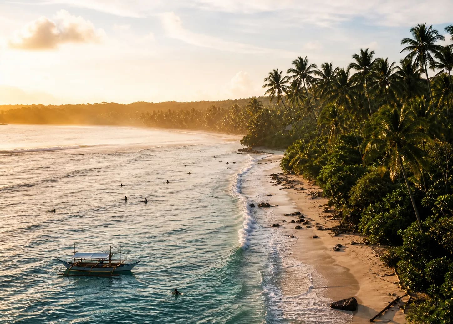 Plage de Cloud 9 à Siargao, capitale du surf des Philippines