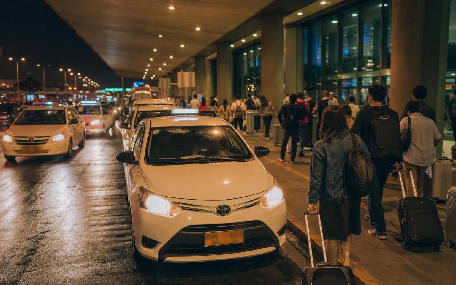 À l'aéroport de Manille, exige le compteur ou prends un Grab : l'arnaque du forfait se joue là